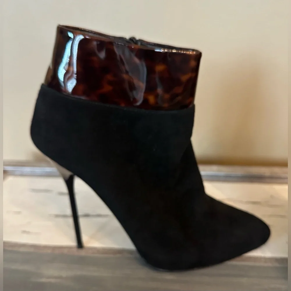 Stuart Weitzman Black Suede Ankle Booties Tortoiseshell Patent Stiletto Size 8‎